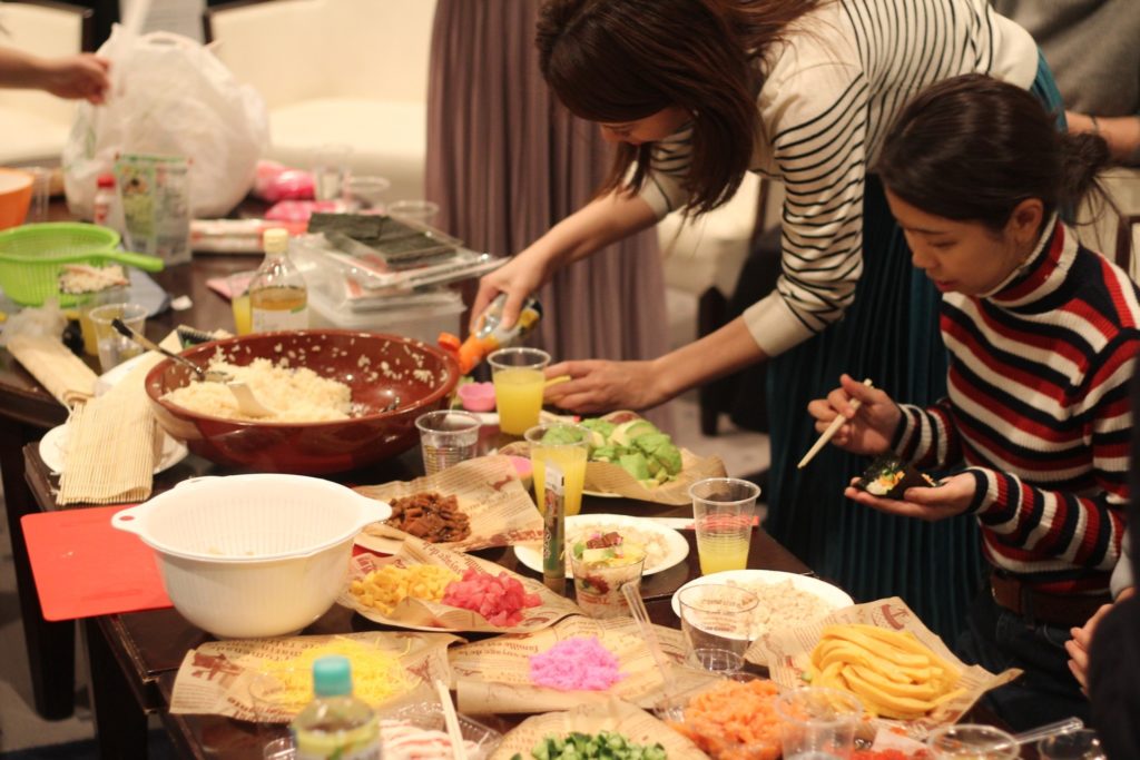 外国人と英語で話せる 手巻き寿司パーティー 大崎 Miki S English Cafe